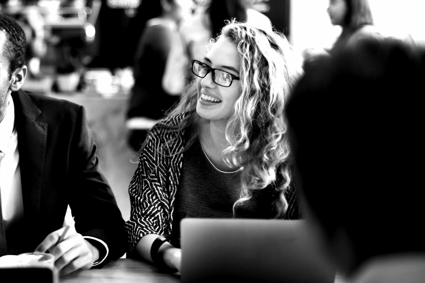 Sessione di revisione e feedback tra studenti